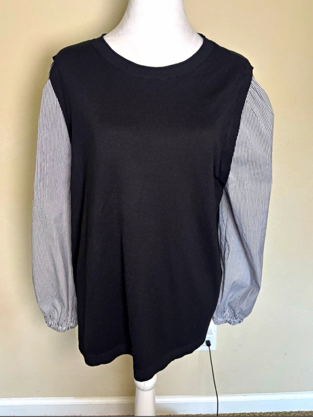 Chico’s Women’s Black White Striped Knit Crew Neck Puff Sleeve Top size Large